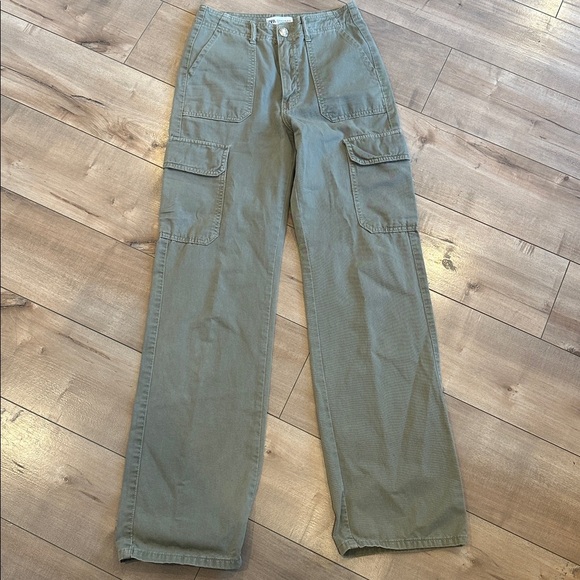 4/$25 Zara High Rise Cargo Olive Green Utility Cargo Pants Size 0 - Picture 3 of 6